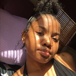 Meet your Posher, Amya